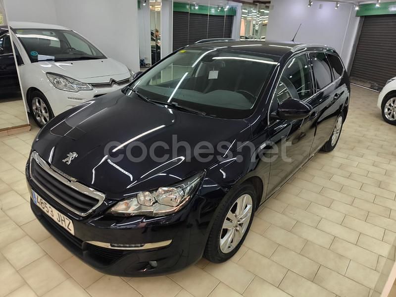 Usado Peugeot 308 SW Style 131 CV (96 kW) 2015 Azul Familiar