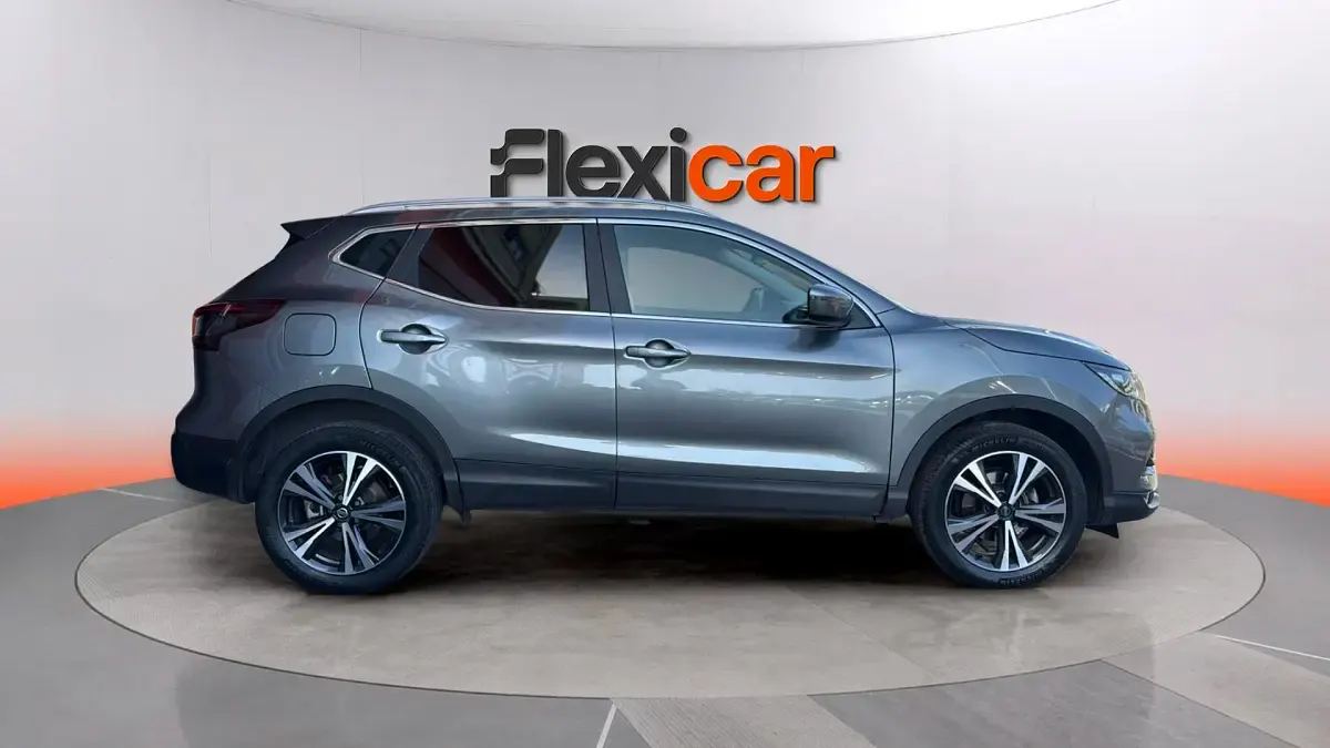 Usado Nissan Qashqai Acenta 158 CV (116 kW) 2020 Gris SUV