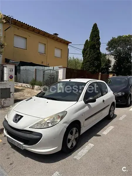 Usado Peugeot 206+ 70 CV (51 kW) 2012 Blanco Utilitario