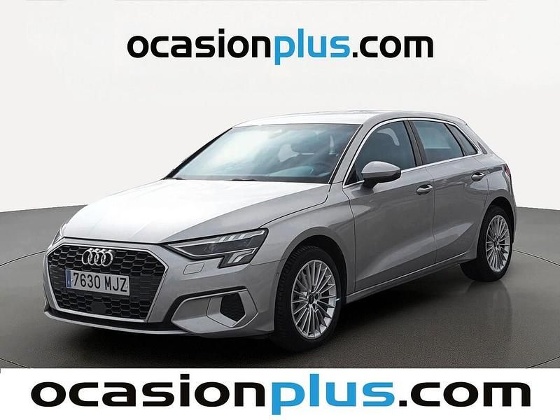 Usado Audi A3 Advanced Plus 110 CV (80 kW) 2023 Gris plata Berlina