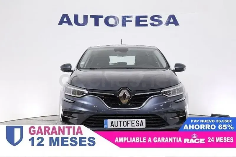 Usado Renault Mégane Zen 160 CV (117 kW) 2021 Gris / plata Berlina