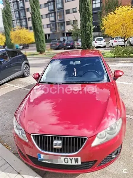 Usado Seat Exeo Style 120 CV (88 kW) 2009 Granate Familiar