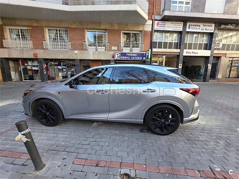 Usado Lexus RX500h Sport Line 371 CV (272 kW) 2023 Gris / plata SUV