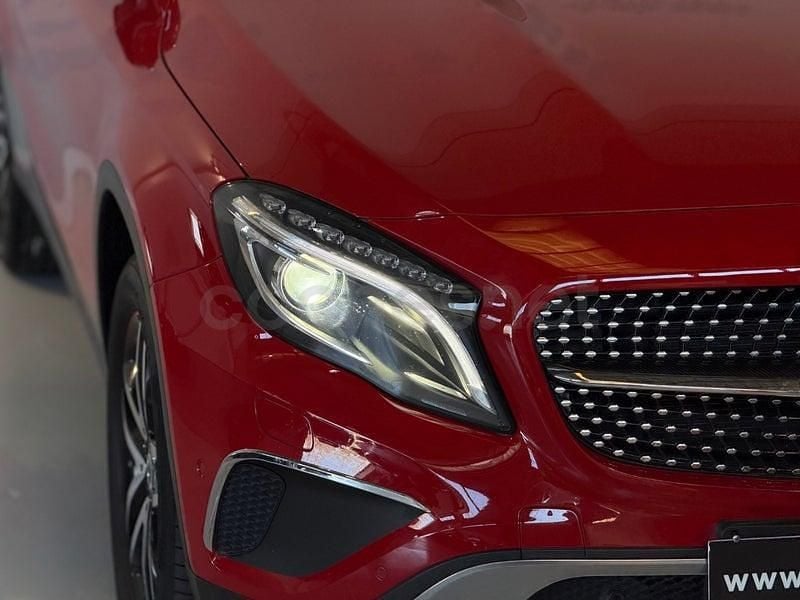 Usado Mercedes GLA180 Urban 122 CV (89 kW) 2016 Rojo SUV