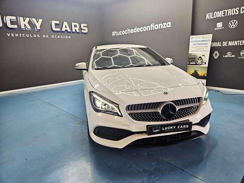 Usado Mercedes CLA180 Shooting Brake 122 CV (89 kW) 2018 Blanco Familiar