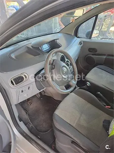Usado Renault Modus Authentique 85 CV (62 kW) 2007 Gris / plata Monovolumen