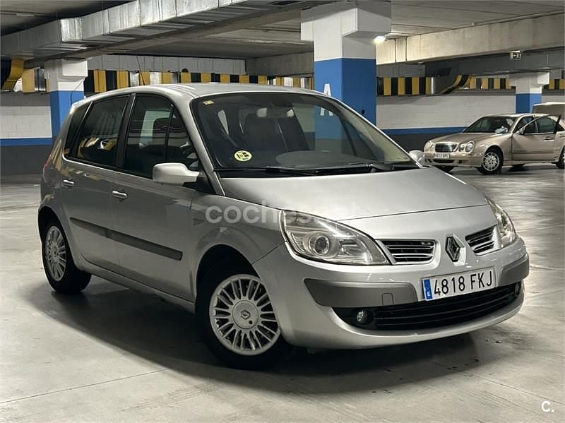 Gris / plata Usado 2007 Renault Scénic II Privilege Monovolumen | 2600 € (Buen precio) - Imagen 1/4