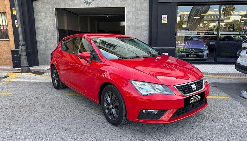 Usado Seat Leon Style 115 CV (84 kW) 2020 Rojo