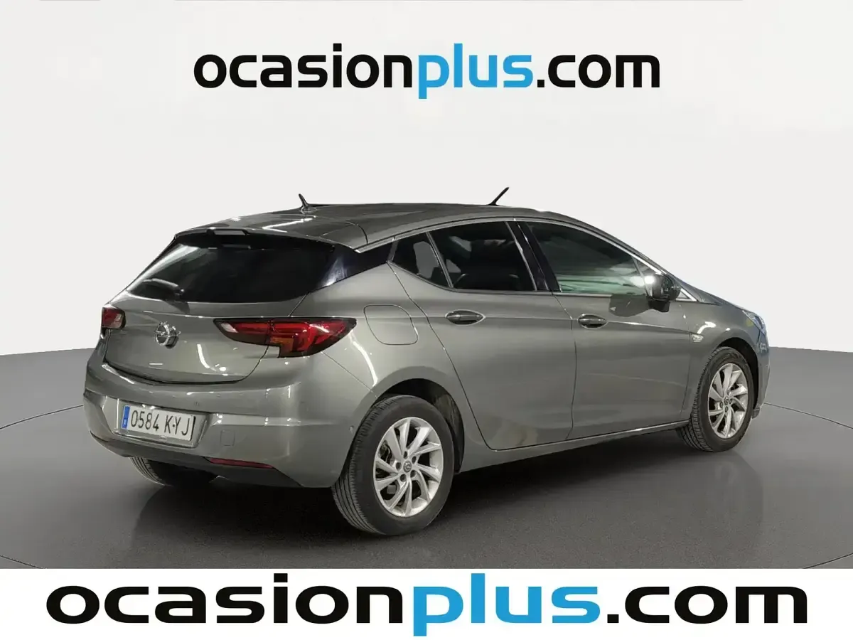 Usado Opel Astra Dynamic 136 CV (100 kW) 2019 Gris