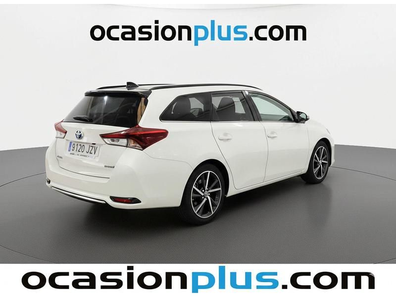 Usado Toyota Auris 136 CV (100 kW) 2017 Blanco Familiar