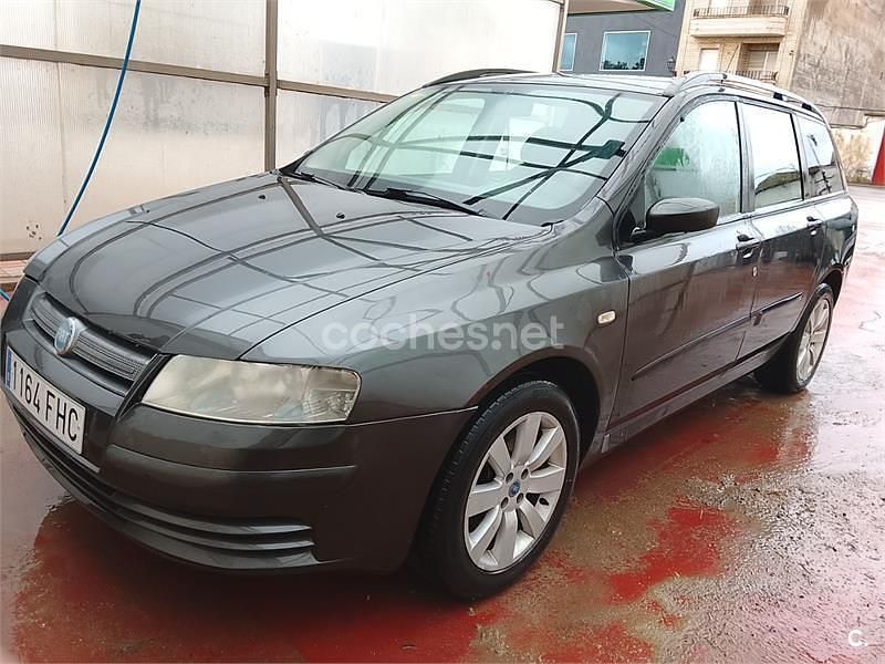 Usado Fiat Stilo Dynamic 120 CV (88 kW) 2006 Gris / plata Berlina