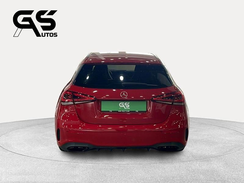 Usado Mercedes A180 116 CV (85 kW) 2019 Rojo Utilitario
