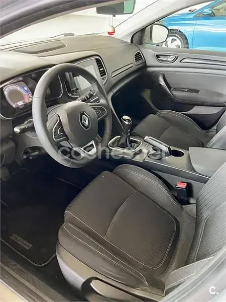 Usado Renault Mégane IV LIMITED 110 CV (80 kW) 2016 Gris / plata Berlina
