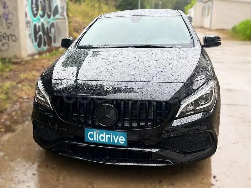 Usado Mercedes CLA180 122 CV (89 kW) 2018 Negro Berlina