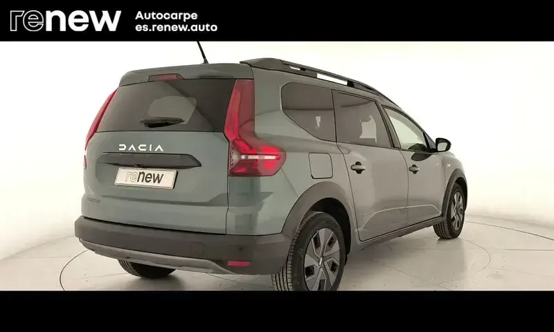 Usado Dacia Jogger Expression 100 CV (73 kW) 2025 Verde Monovolumen