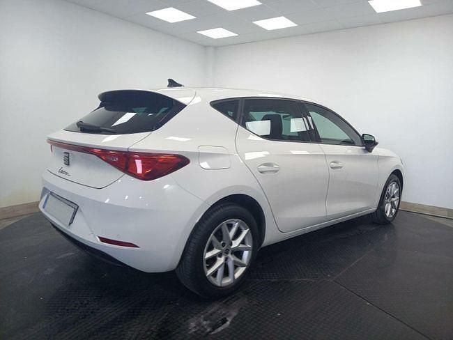 Usado Seat Leon Style 116 CV (85 kW) 2021 Blanco Berlina
