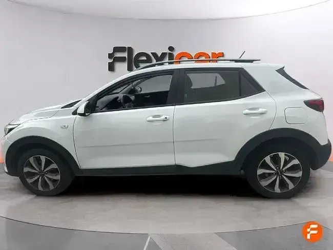 Usado Kia Stonic 100 CV (73 kW) 2021 Blanco SUV