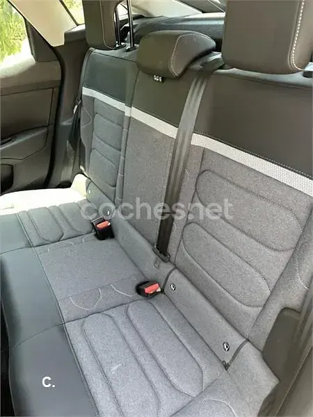 Usado Citroën C4 PureTech 130 CV (95 kW) 2024 Gris / plata SUV