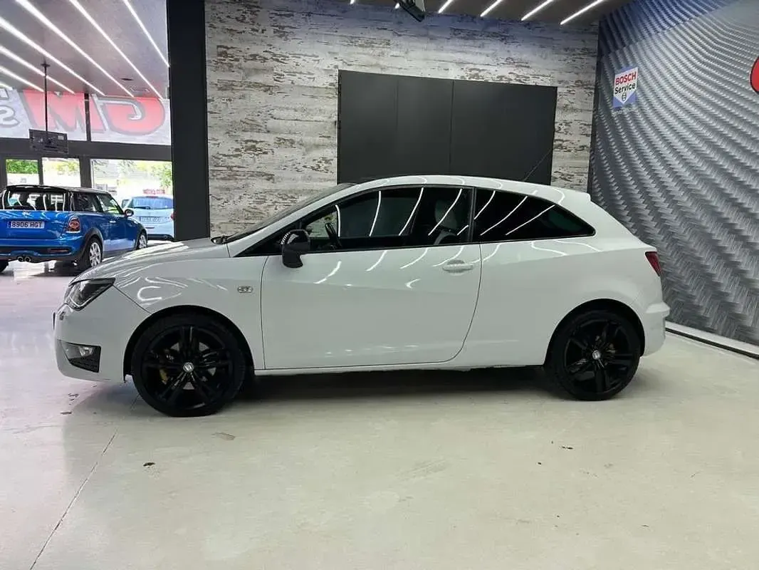 Usado Seat Ibiza SC CUPRA 179 CV (131 kW) 2014 Blanco Utilitario