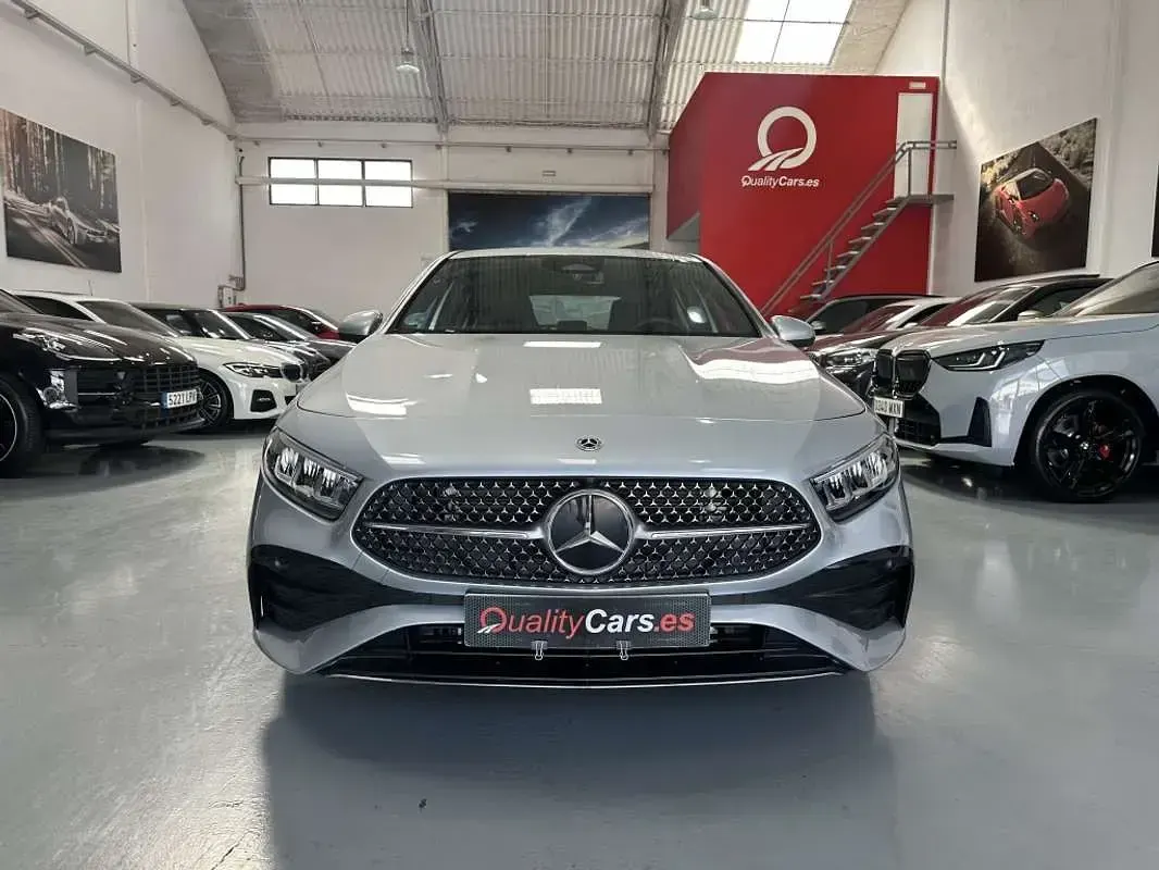 Usado Mercedes A180 Advanced 136 CV (100 kW) 2025 Gris Utilitario