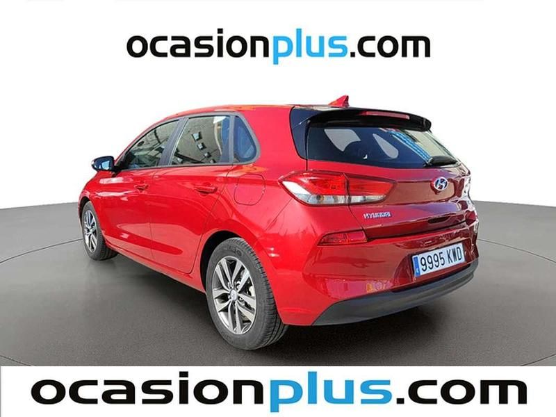 Usado Hyundai i30 GO! 120 CV (88 kW) 2019 Rojo Utilitario