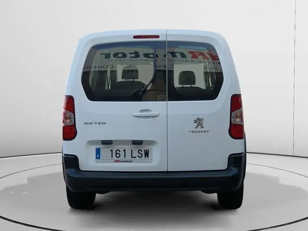 Usado Peugeot Rifter Active 110 CV (80 kW) 2021 Blanco Monovolumen