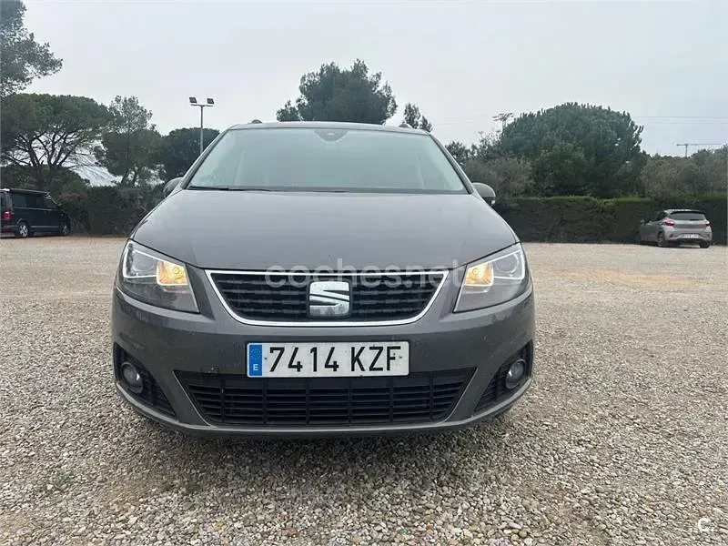 Usado Seat Alhambra 4Drive 184 CV (135 kW) 2017 Marrón Monovolumen