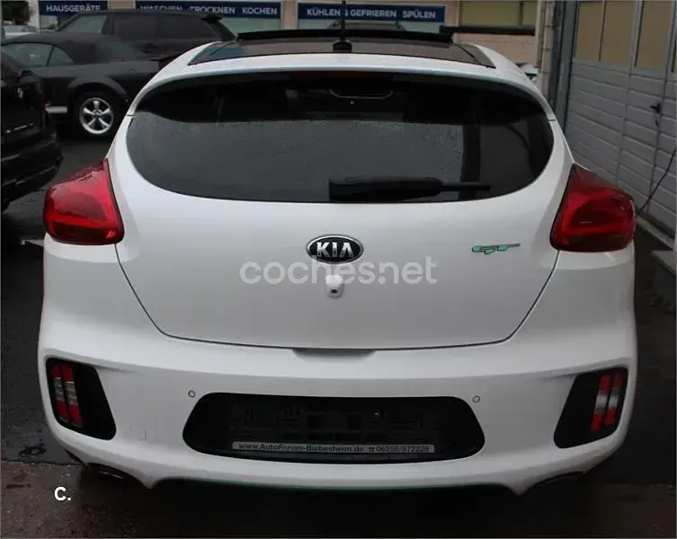 Usado Kia Ceed Comfort 135 CV (99 kW) 2014 Blanco Utilitario