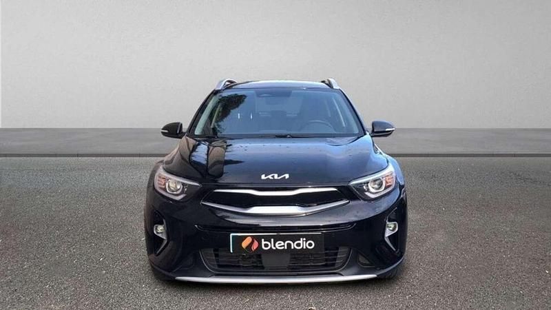 Usado Kia Stonic 84 CV (61 kW) 2023 Negro SUV