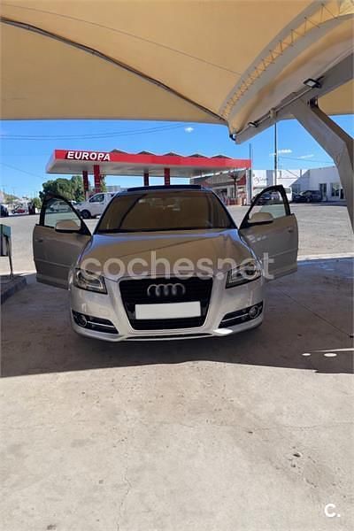 Usado Audi A3 Ambiente 140 CV (102 kW) 2011 Gris / plata Berlina
