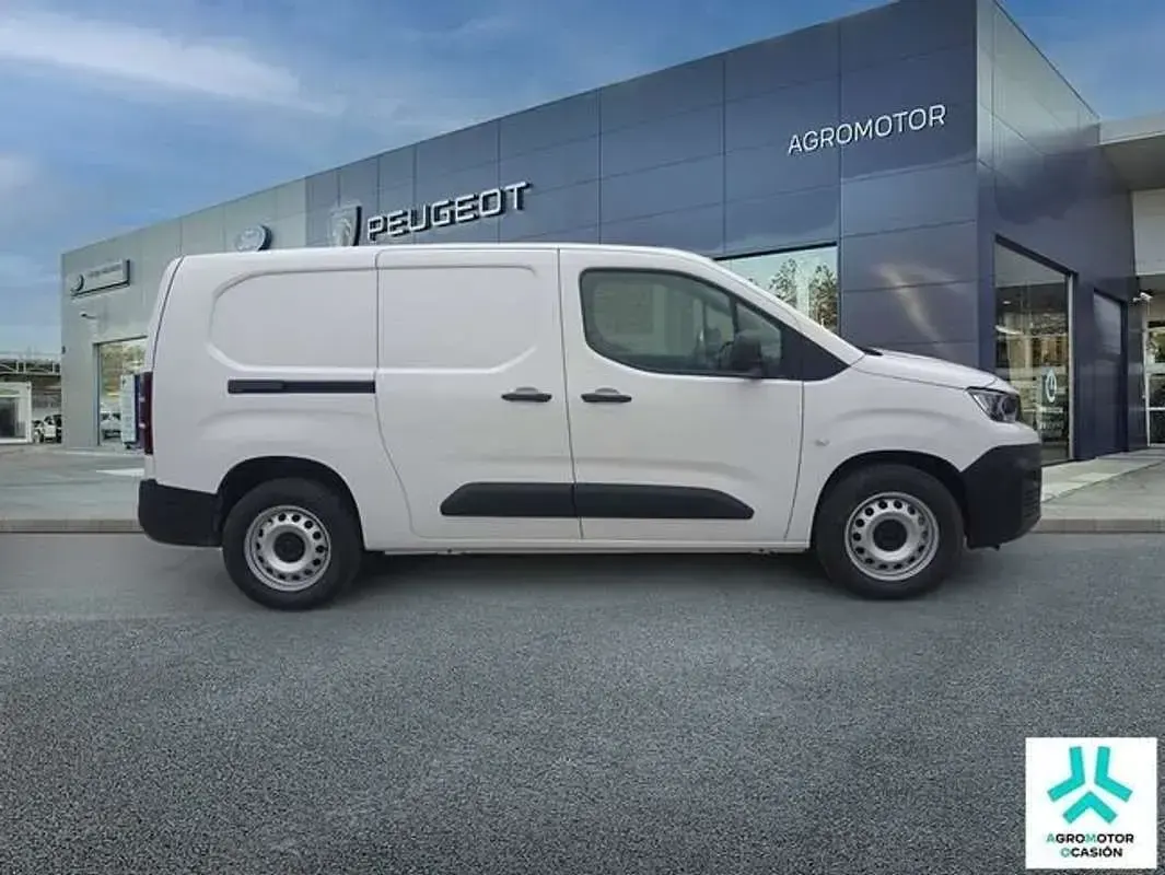 Usado Peugeot Partner 102 CV (75 kW) 2023 Blanco Monovolumen