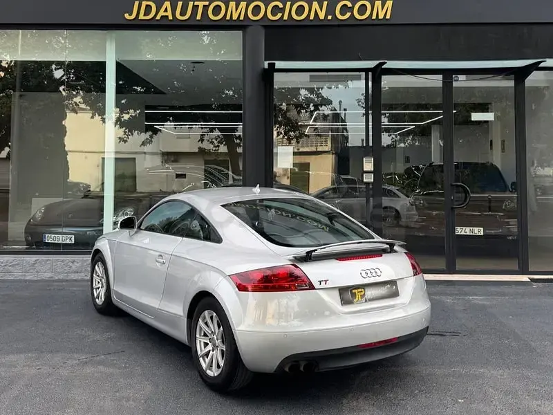 Usado Audi TT 200 CV (147 kW) 2010 Gris / plata Coupe
