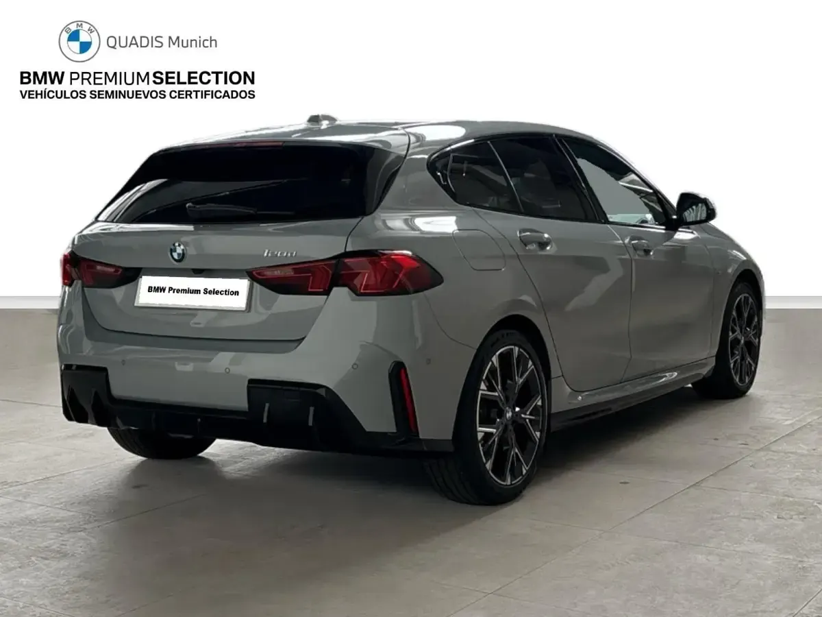 Usado BMW 120 Comfort Edition 163 CV (119 kW) 2025 Gris Utilitario