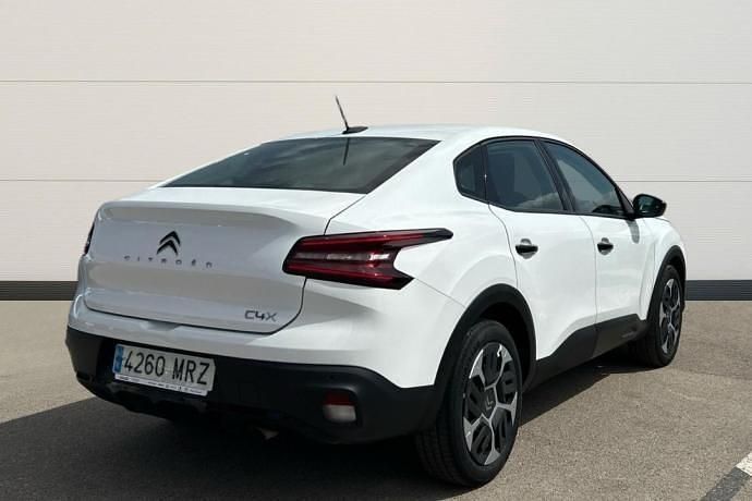 Käytetty Citroën C4 PureTech 100 HP (73 kW) 2024 Katumaasturi