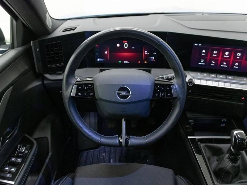 Usado Opel Astra 130 CV (95 kW) 2024 Azul Berlina