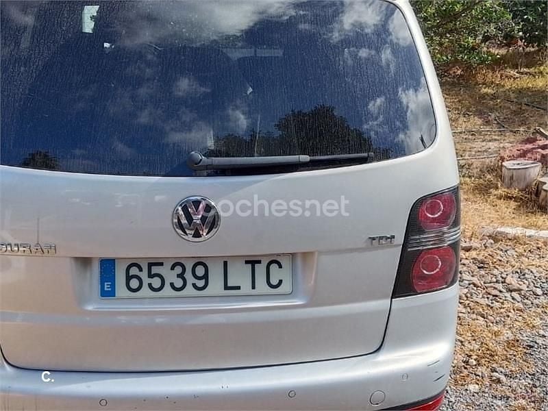 Usado VW Touran Advance 105 CV (77 kW) 2010 Gris / plata Monovolumen