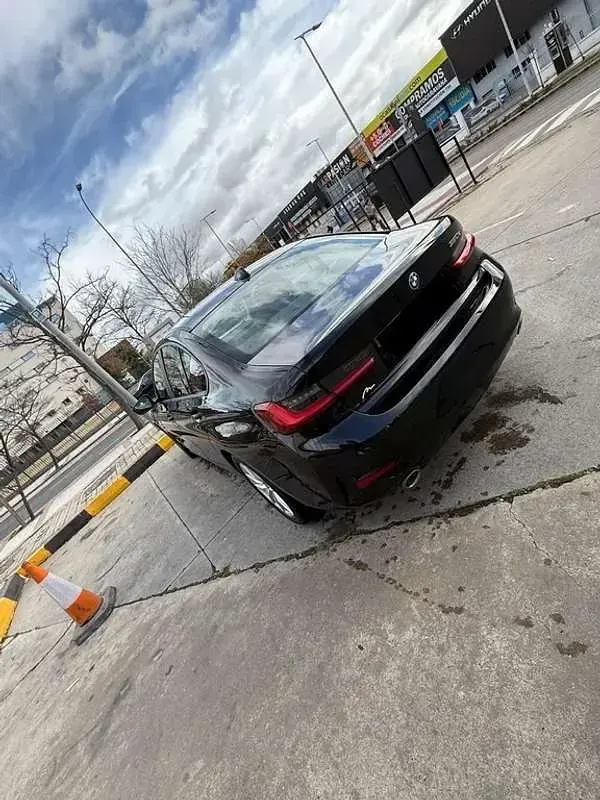 Usado BMW 320e Comfort Edition 204 CV (150 kW) 2021 Negro Berlina