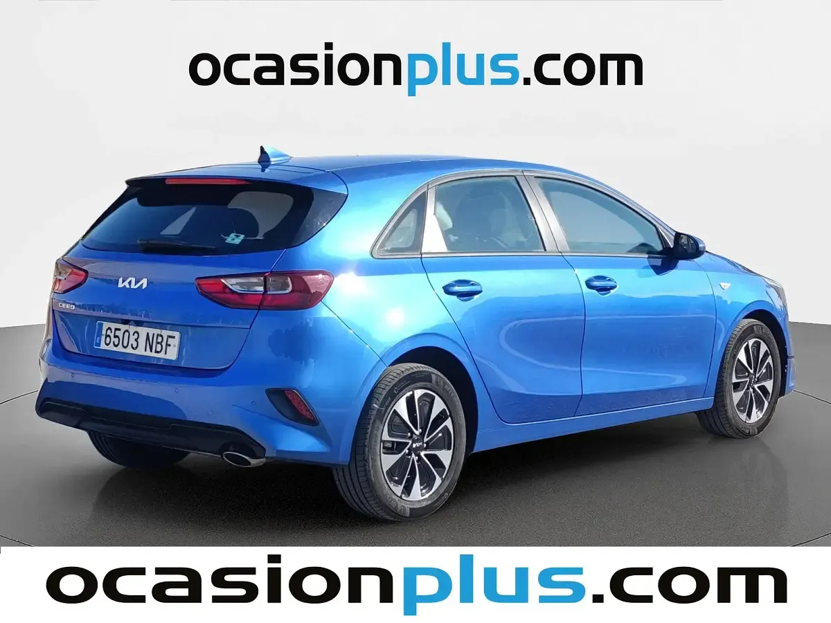 Usado Kia Ceed 100 CV (73 kW) 2025 Azul Utilitario
