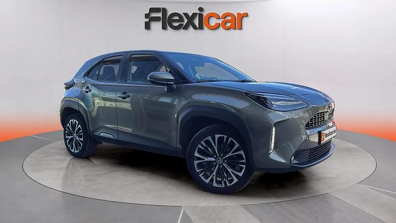 Usado Toyota Yaris Hybrid Active 116 CV (85 kW) 2022 Gris