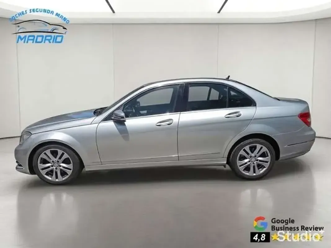 Usado Mercedes C220 Avantgarde 170 CV (125 kW) 2012 Plateado Berlina
