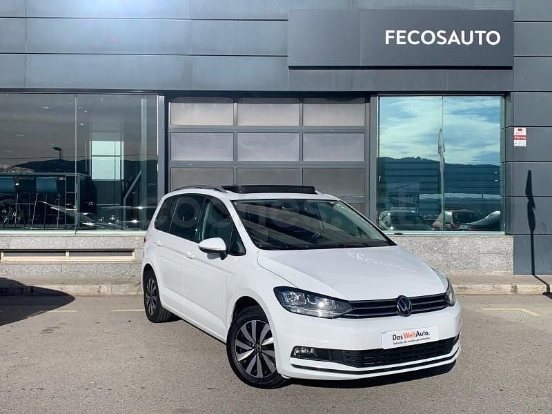 Usado VW Touran Advance 122 CV (89 kW) 2022 Blanco Monovolumen