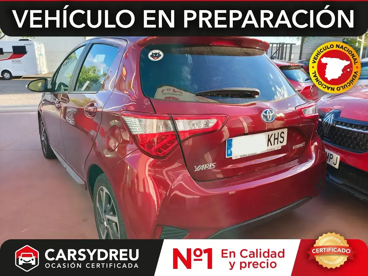 Usado Toyota Yaris Hybrid Advance 100 CV (73 kW) 2018 Rojo Berlina