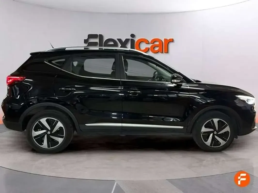 Usado MG ZS Luxury 114 kW (156 CV) 2022 Negro SUV