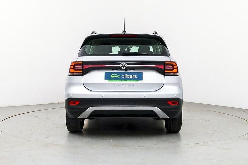 Usado VW T-Cross Advance 110 CV (80 kW) 2021 Gris SUV