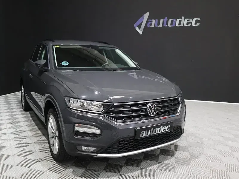 Usado VW T-Roc Advance 115 CV (84 kW) 2020 Gris / plata SUV