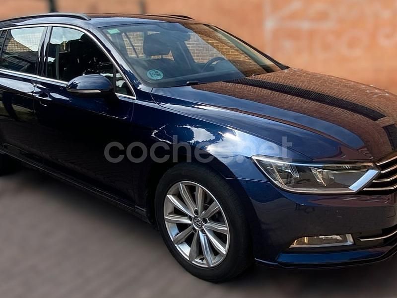 Usado VW Passat Advance 150 CV (110 kW) 2017 Azul Familiar