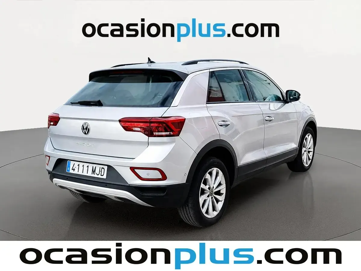 Usado VW T-Roc Life 150 CV (110 kW) 2023 Gris plata SUV