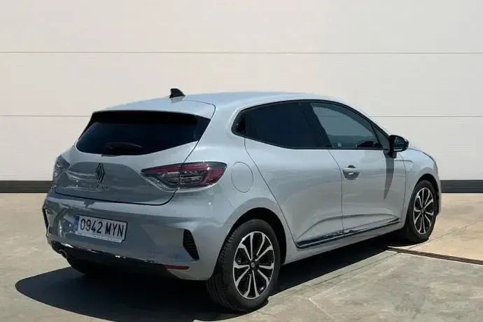 Usado Renault Clio Techno 90 CV (66 kW) 2025 Utilitario