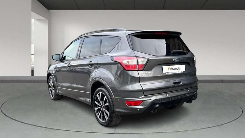 Usado Ford Kuga ST-Line 150 CV (110 kW) 2019 Gris SUV