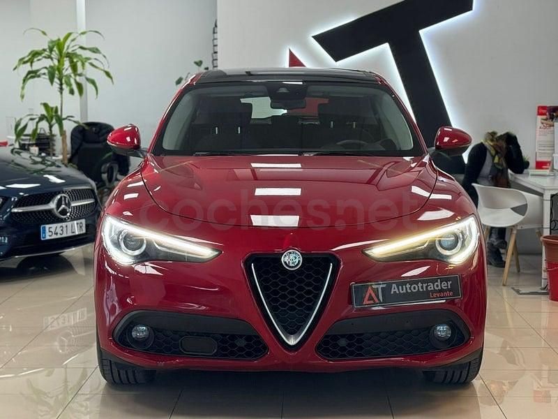 Usado Alfa Romeo Stelvio 150 CV (110 kW) 2017 Rojo SUV